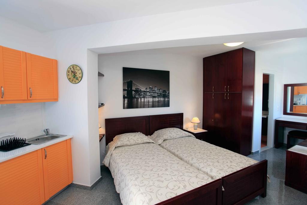 Stegadi Apartments Sikinos Bagian luar foto